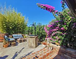 Galic - Stylish Getaway - H