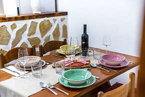 Galic - Stylish Getaway - H