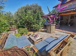 Galic - Stylish Getaway - H