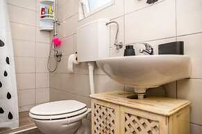 Galic - Stylish Getaway - H