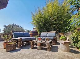 Galic - Stylish Getaway - H