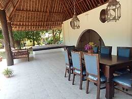 Lux Suites Kivulini  Cottages Diani