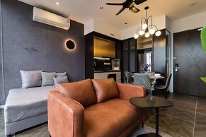 KLCC Modern Musical Sty 5Pax Scarletz Suite