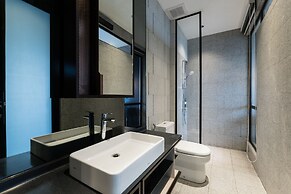 KLCC Modern Musical Sty 5Pax Scarletz Suite