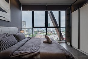 KLCC Modern Musical Sty 5Pax Scarletz Suite