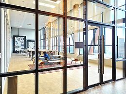 KLCC Modern Musical Sty 5Pax Scarletz Suite