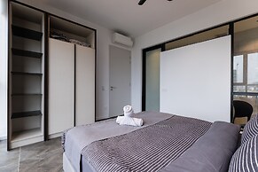 KLCC Modern Musical Sty 5Pax Scarletz Suite