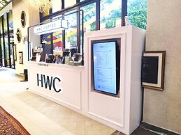 KLCC Modern Musical Sty 5Pax Scarletz Suite