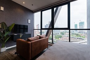 KLCC Modern Musical Sty 5Pax Scarletz Suite