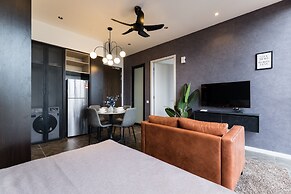 KLCC Modern Musical Sty 5Pax Scarletz Suite