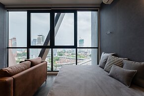 KLCC Modern Musical Sty 5Pax Scarletz Suite