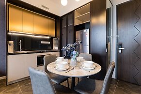 KLCC Modern Musical Sty 5Pax Scarletz Suite