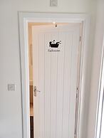 Cozy Coventry Retreat With 2 Bedrooms House