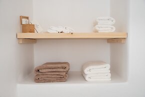 Villa Mira Paros  Luxury Suites