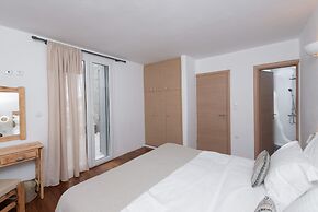 Villa Mira Paros  Luxury Suites