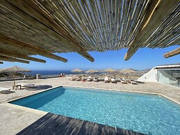 Villa Mira Paros  Luxury Suites
