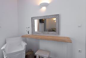 Villa Mira Paros  Luxury Suites