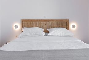 Villa Mira Paros  Luxury Suites