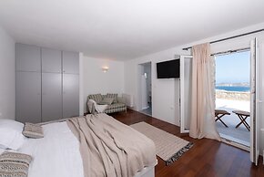 Villa Mira Paros  Luxury Suites