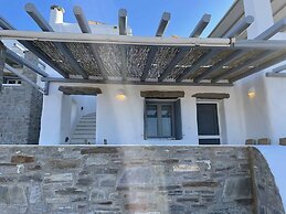 Villa Mira Paros  Luxury Suites