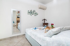 Mono Le Vele 700m From The Beach