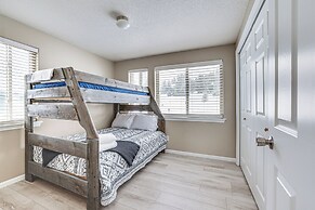 5 Mi to Ski Resort: Mtn-view Townhome in Dillon