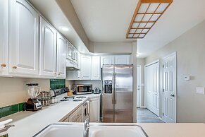 5 Mi to Ski Resort: Mtn-view Townhome in Dillon