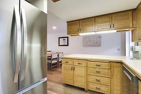 Walk to Chairlifts: Breck Condo w/ Private Patio