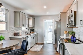 Newly Updated Home ~ 3 Mi to Downtown Charlotte!