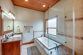 Pine Mountain Club Cabin w/ Private Deck & Views!