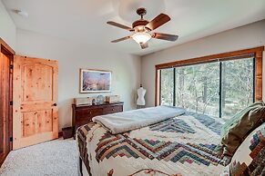 Pine Mountain Club Cabin w/ Private Deck & Views!