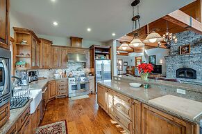 Pine Mountain Club Cabin w/ Private Deck & Views!