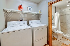 Pine Mountain Club Cabin w/ Private Deck & Views!