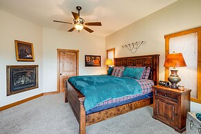 Pine Mountain Club Cabin w/ Private Deck & Views!