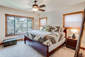 Pine Mountain Club Cabin w/ Private Deck & Views!
