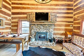 Historic Jonesborough Cabin w/ Fire Pit & Grill!