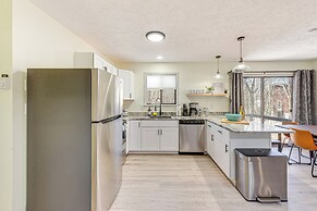 Lake & Pool Access: Poconos Retreat in Tobyhanna!