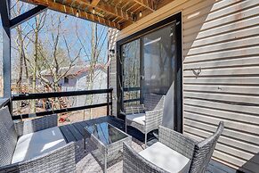 Lake & Pool Access: Poconos Retreat in Tobyhanna!