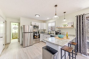 Lake & Pool Access: Poconos Retreat in Tobyhanna!