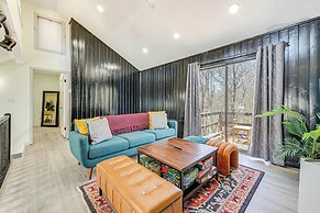 Lake & Pool Access: Poconos Retreat in Tobyhanna!