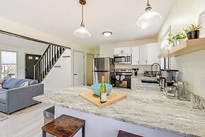 Lake & Pool Access: Poconos Retreat in Tobyhanna!