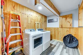 Lake & Pool Access: Poconos Retreat in Tobyhanna!