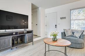 1 Mi to Beach: Pet-friendly Grand Strand Townhome