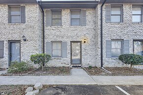 1 Mi to Beach: Pet-friendly Grand Strand Townhome