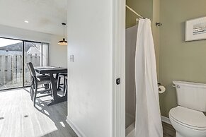 1 Mi to Beach: Pet-friendly Grand Strand Townhome