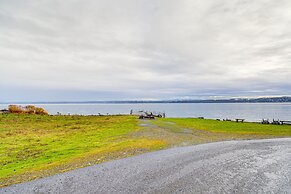 Luxury Vashon Vacation Rental w/ Beach Access!