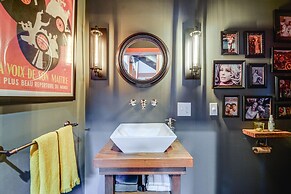 Luxury Vashon Vacation Rental w/ Beach Access!