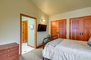 Luxury Vashon Vacation Rental w/ Beach Access!