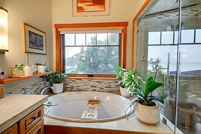 Luxury Vashon Vacation Rental w/ Beach Access!