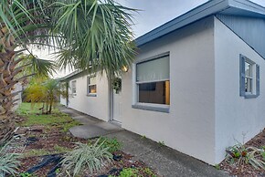 Ideally Located Palm Harbor Condo: Walk Downtown!